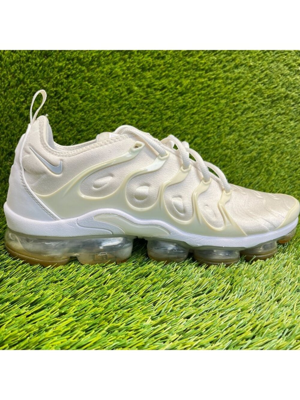 Nike Air VaporMax Plus Mens Size 12 Beige White Athletic Running Shoes Sneakers